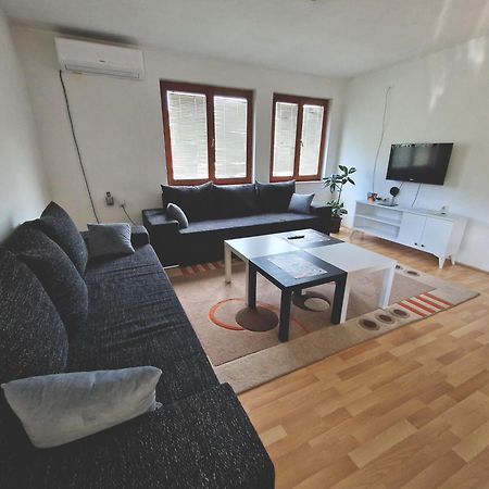 Apartman Komfor Banyaluka Dış mekan fotoğraf